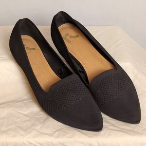 Black Knit Pointed-Toe Ballet Flats Size 10 (Report)